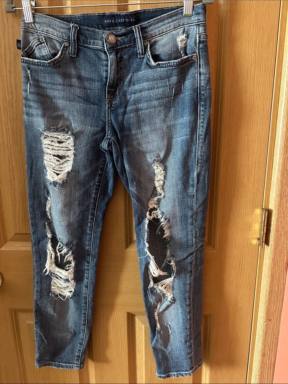 Rock & Republic Distressed Dark Blue Skinny Jeans